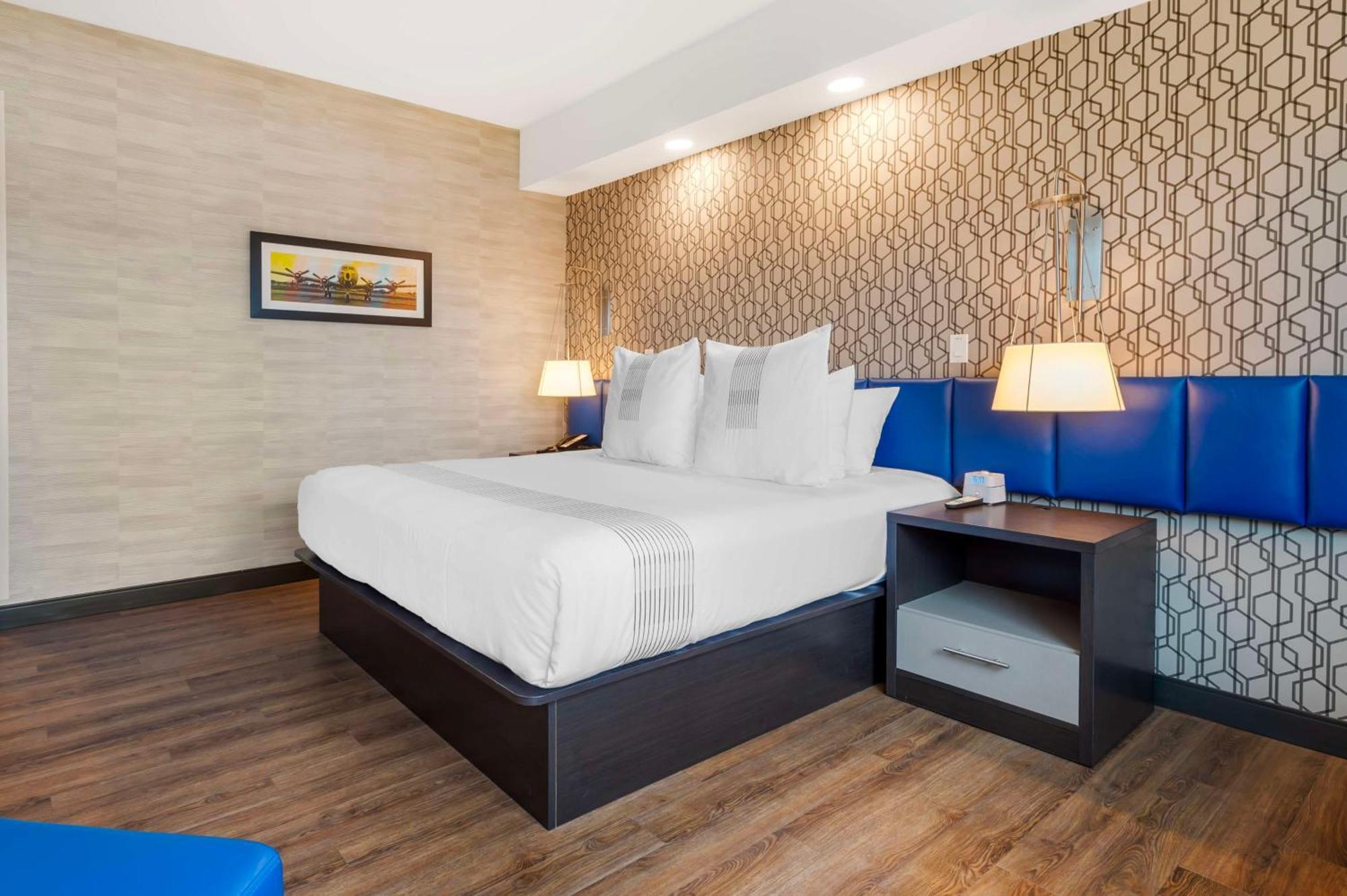 Glo Best Western Kanata Ottawa West Exterior foto